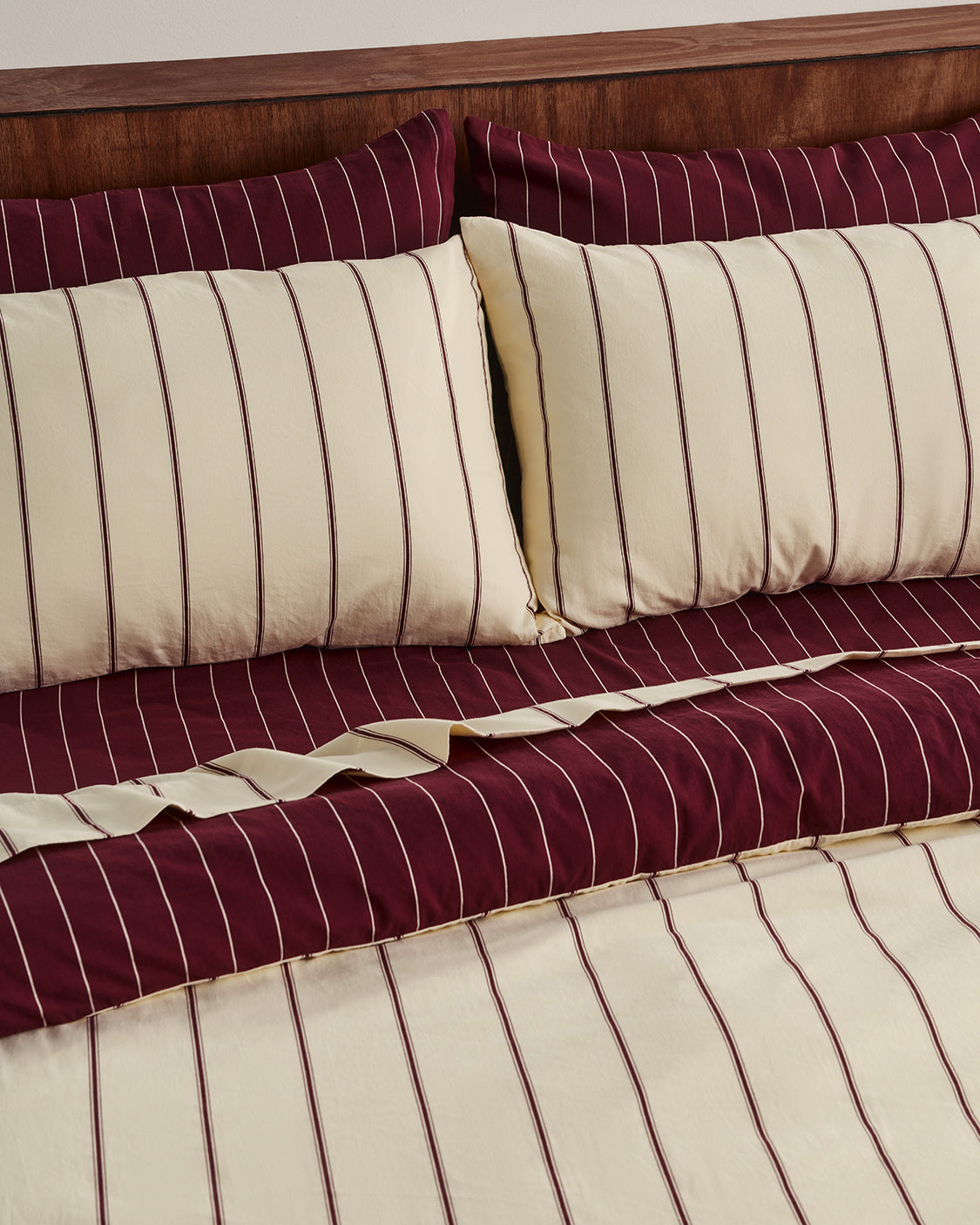 Quilt Cover - Chamomile/Wine