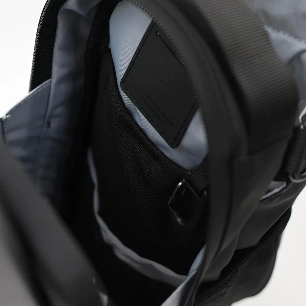 Magnetic Multi-Way Fitness Water Bottle Bag