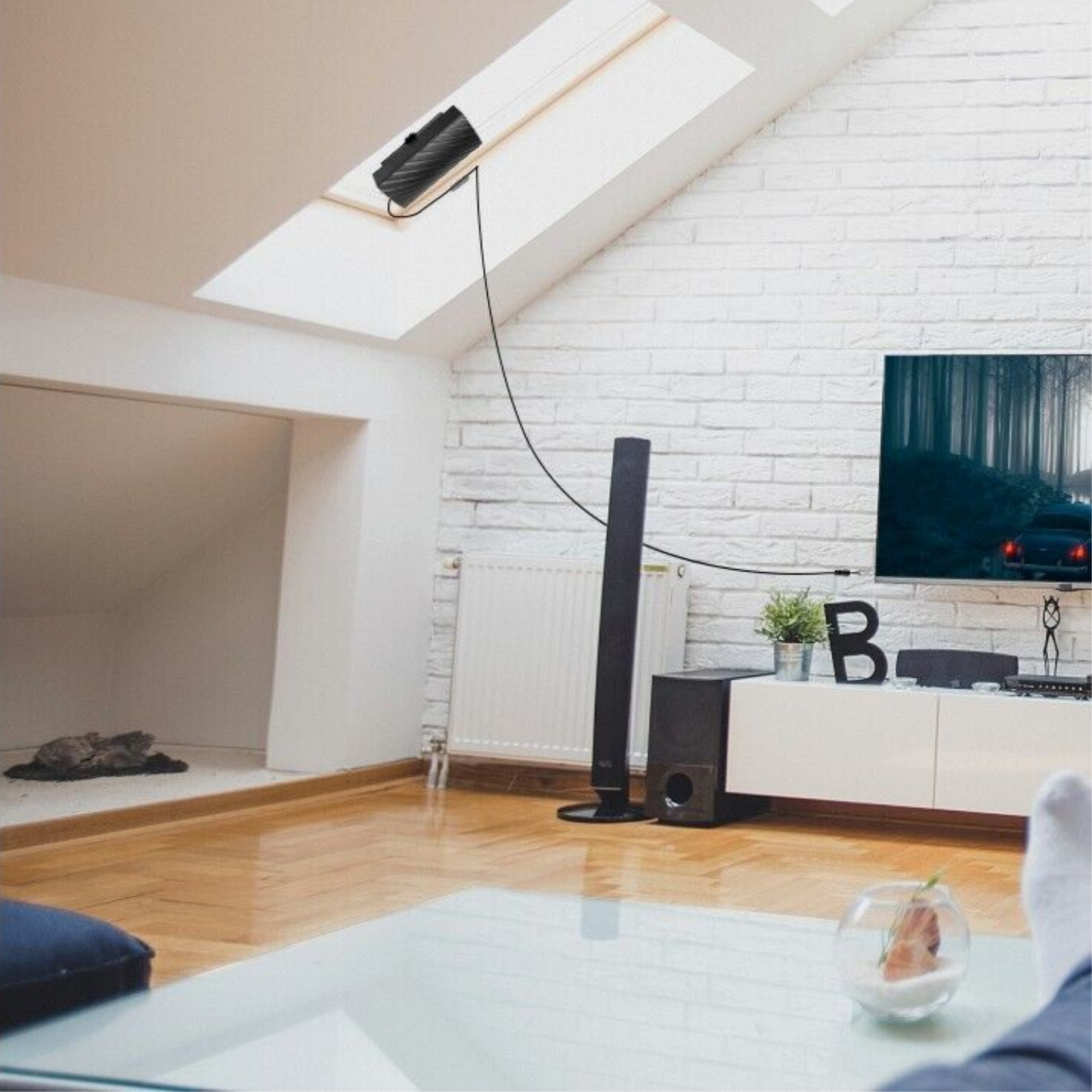 Indoor HDTV Satellite Antenna – Clear and Powerful Reception