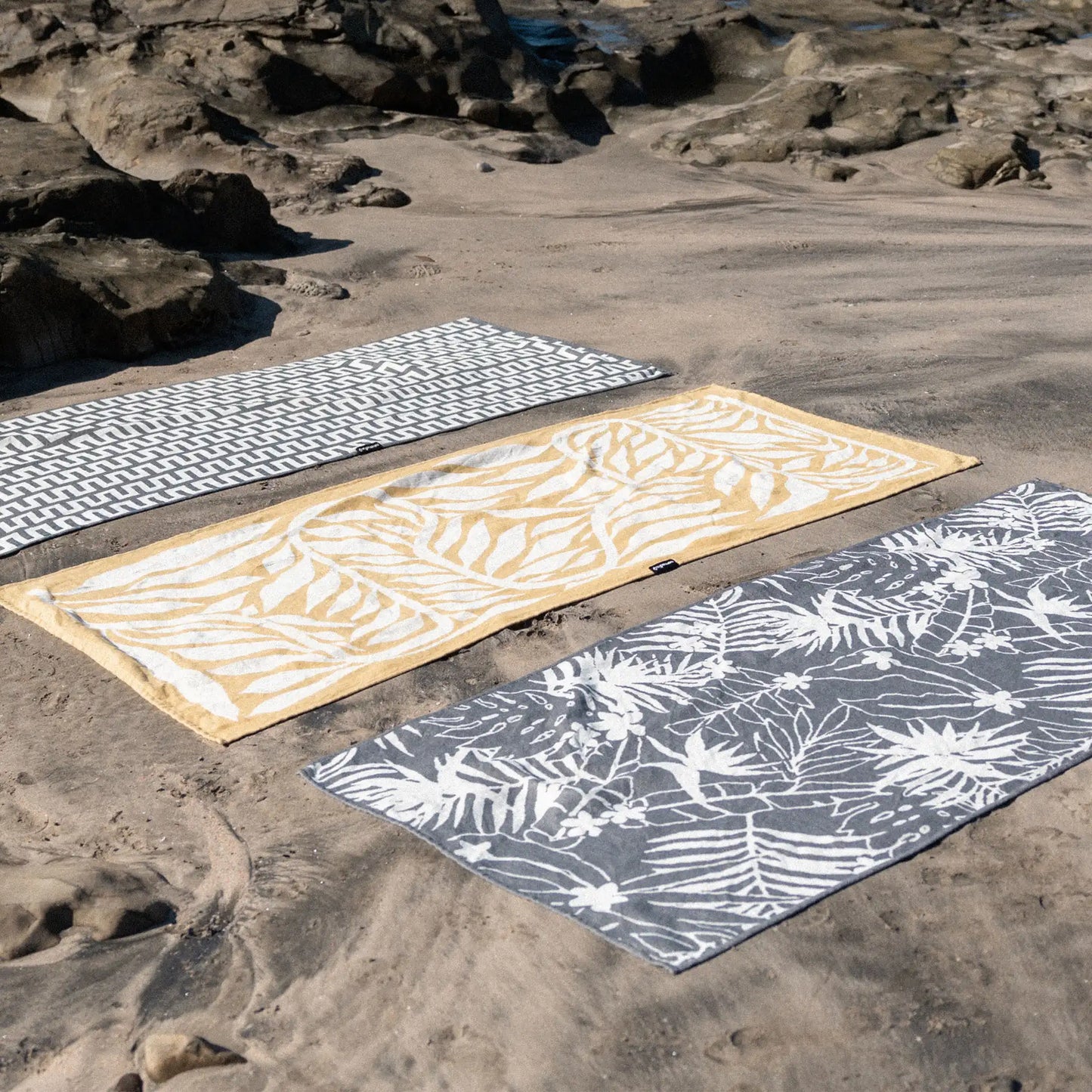 Organic Cotton Travel Towel: Retro Palms Black
