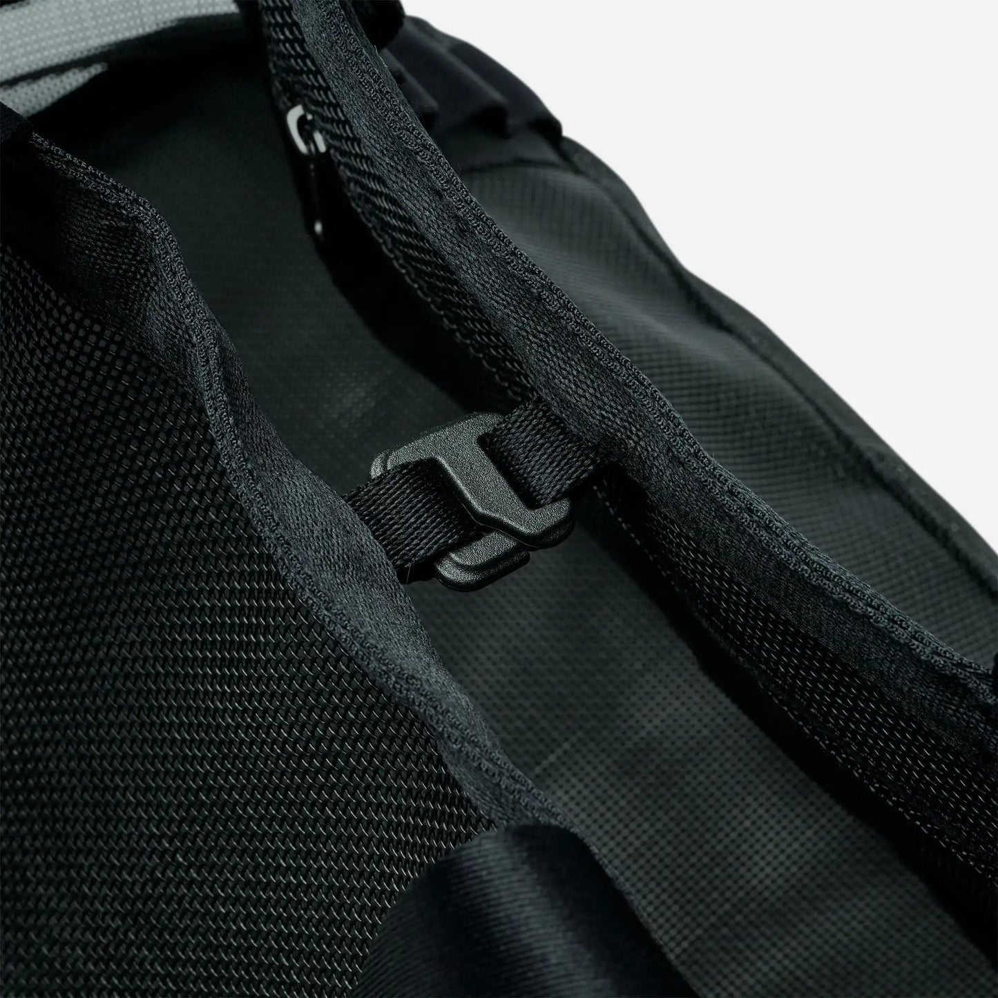 AirMesh Tote: Raven Black