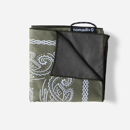 Ultralight Towel: Paisley Forest Green