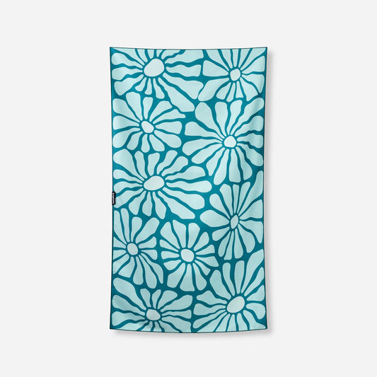 Ultralight Towel: Lazy Daisy Seafoam Green