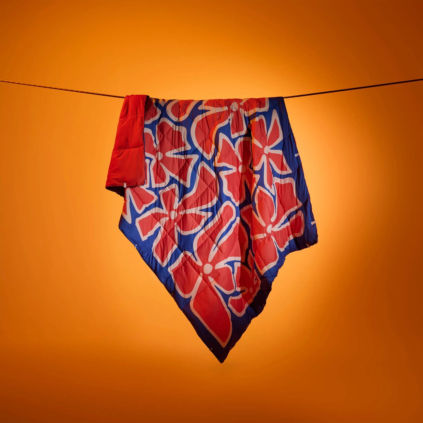 Graphene Puffer Blanket: Wild Flowers Stellar Blue Red