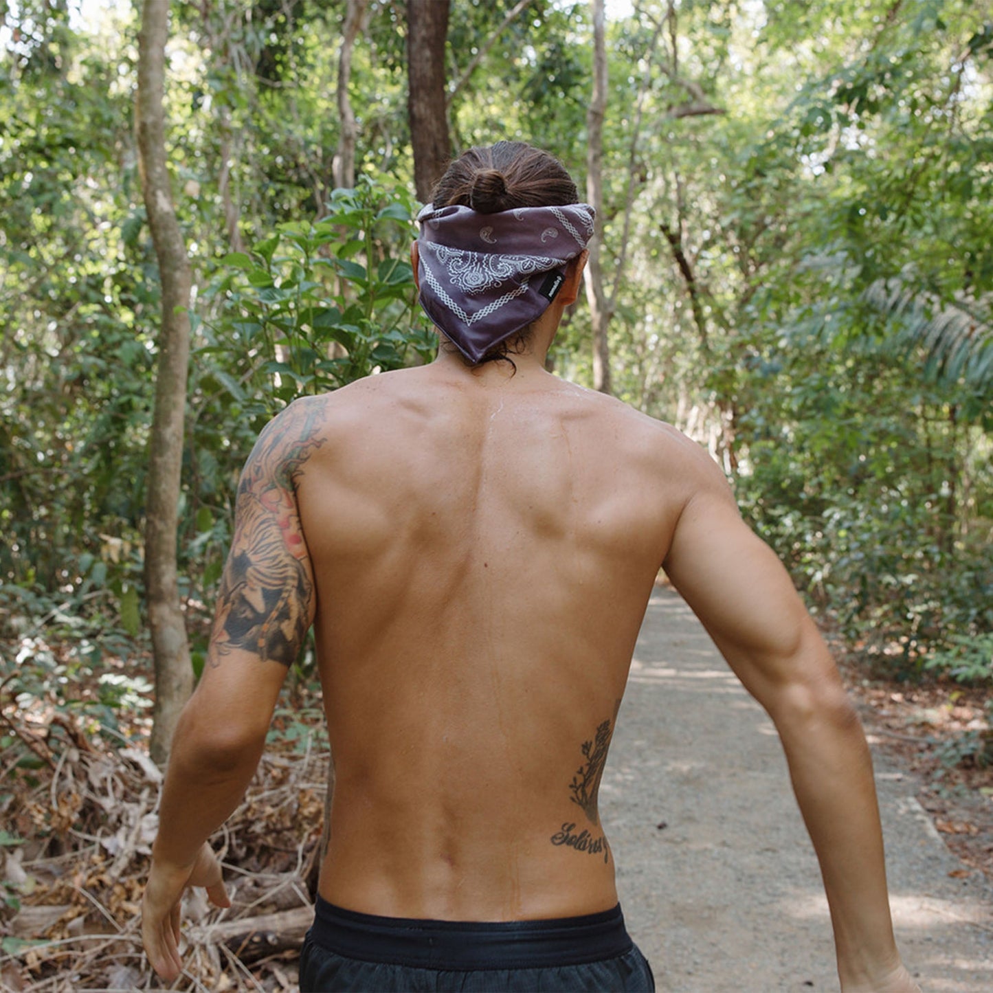 Ice Bandana Towel: Paisley Iron Ore