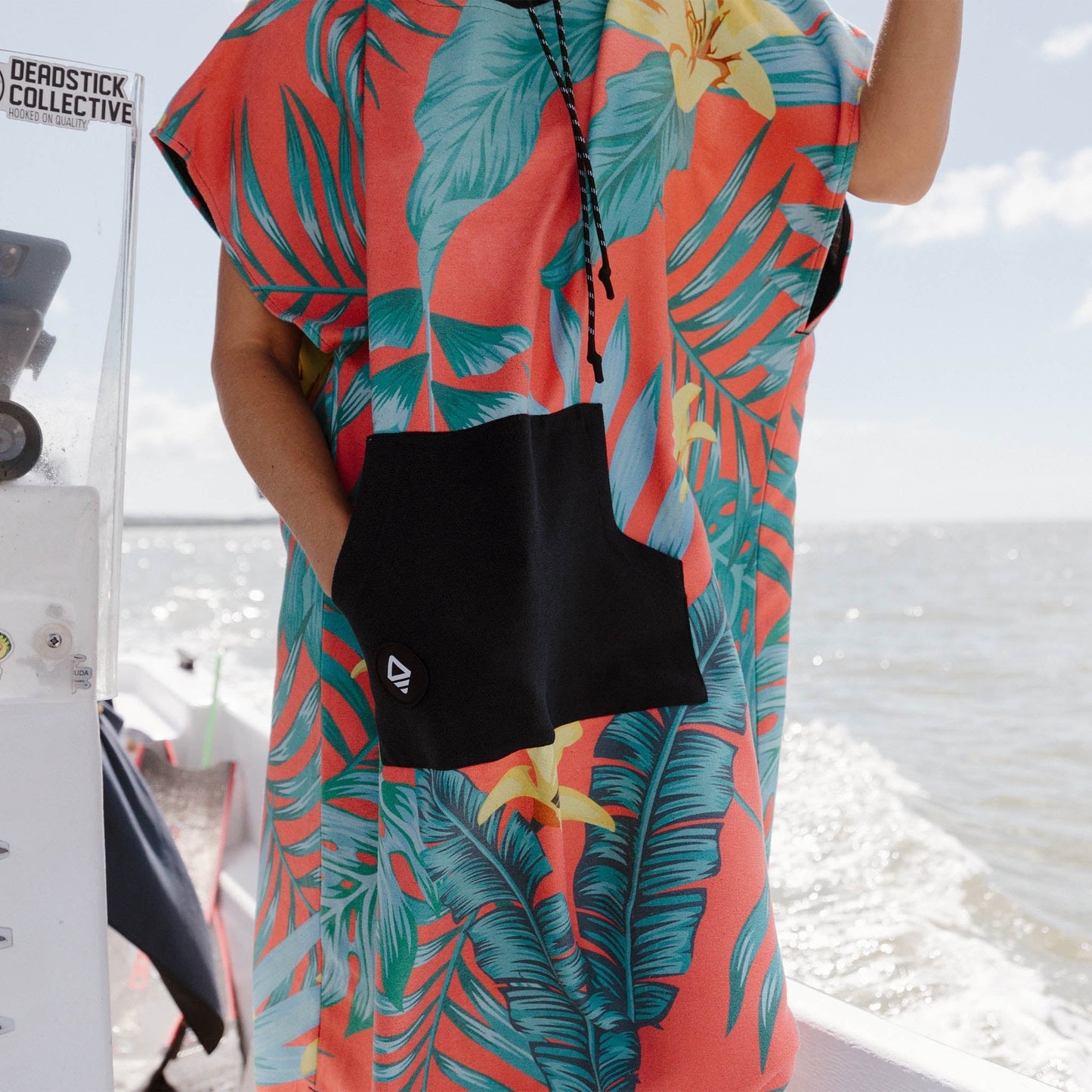 Changing Poncho: Palms Coral