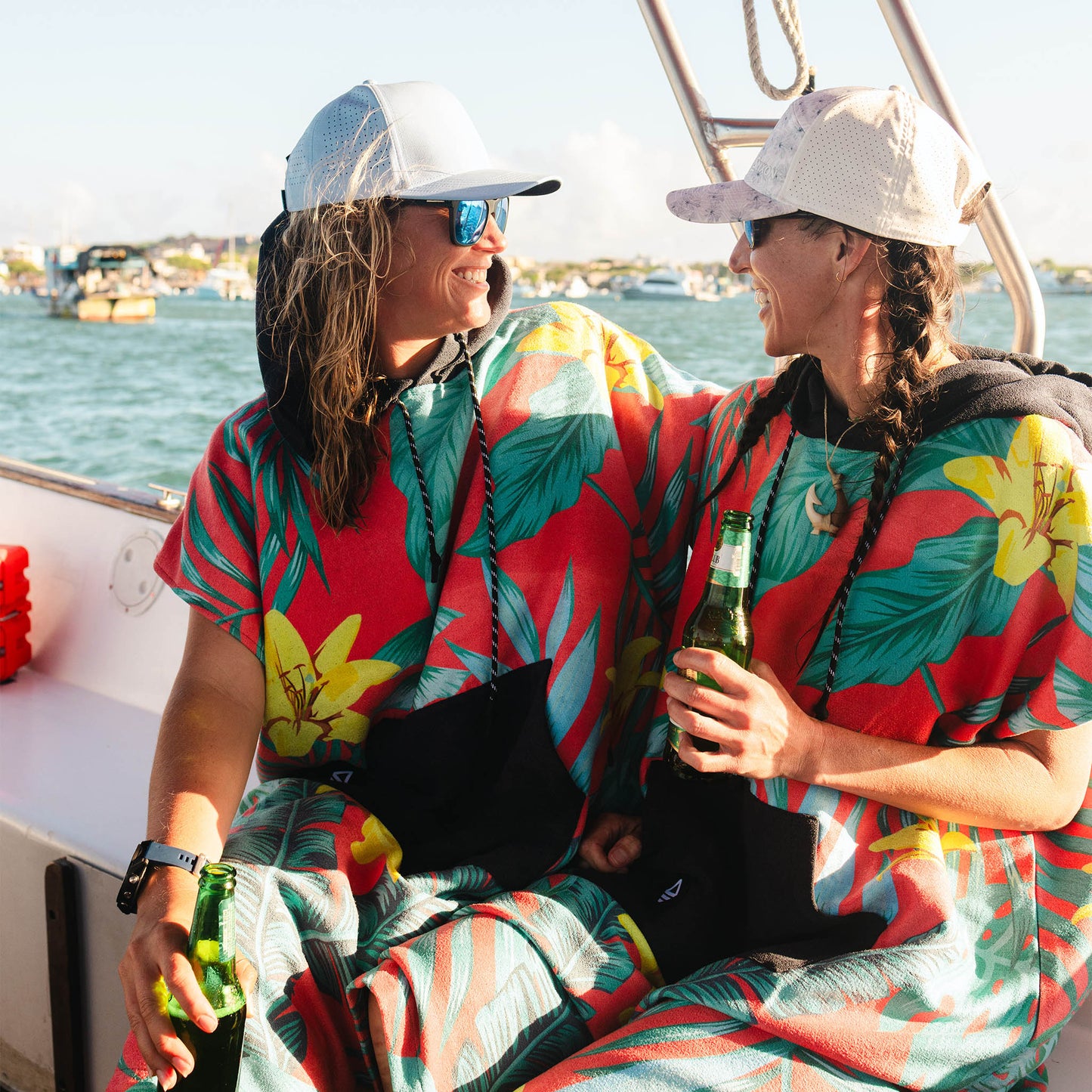 Changing Poncho: Palms Coral