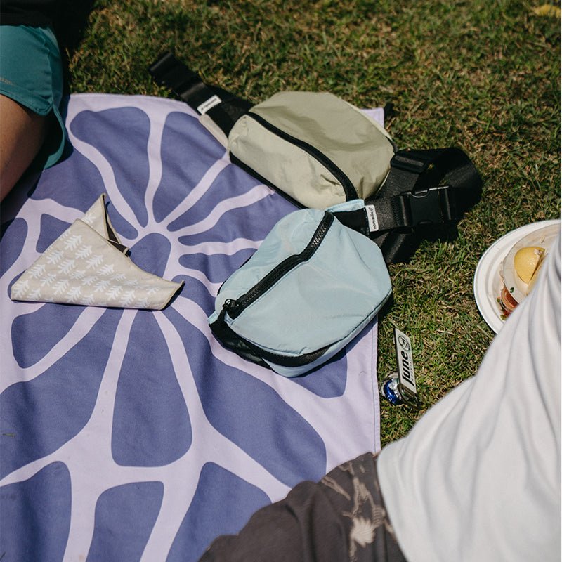 Fanny Pack: Pale Blue Sky