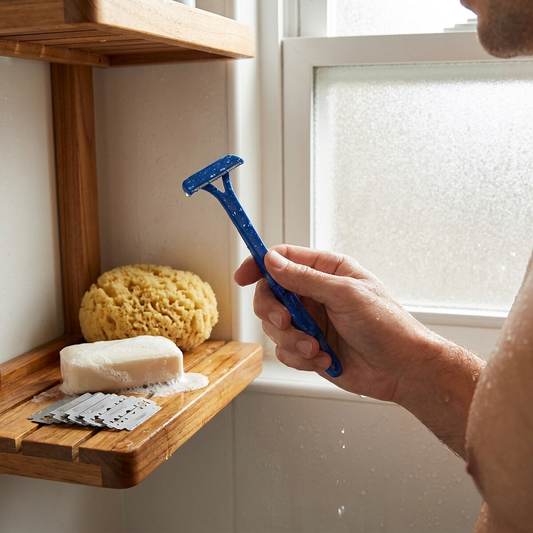 Extended-Reach Back Shaver for Men lifestyle