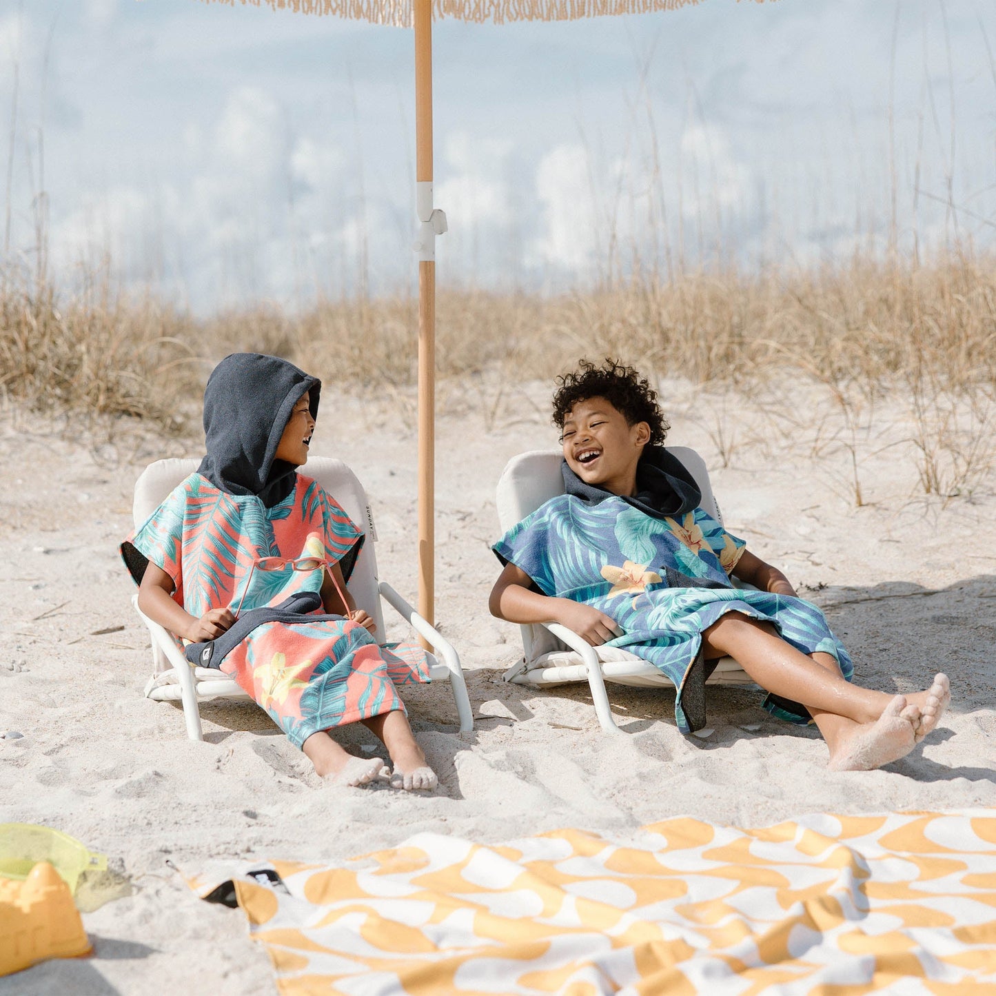 Kids Changing Poncho: Palms Coral
