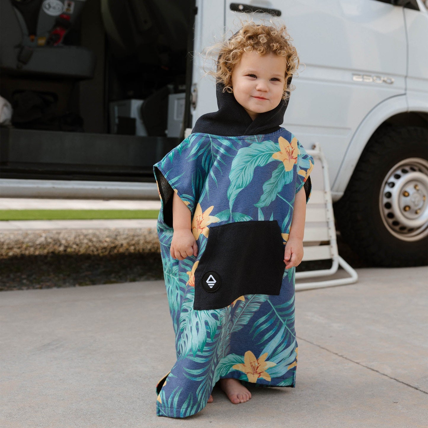 Kids Changing Poncho: Palms Dusk