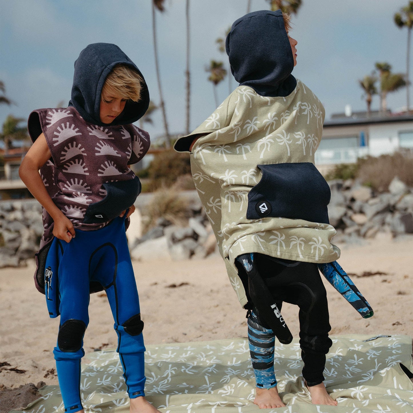 Kids Changing Poncho: Sunshine Burgundy