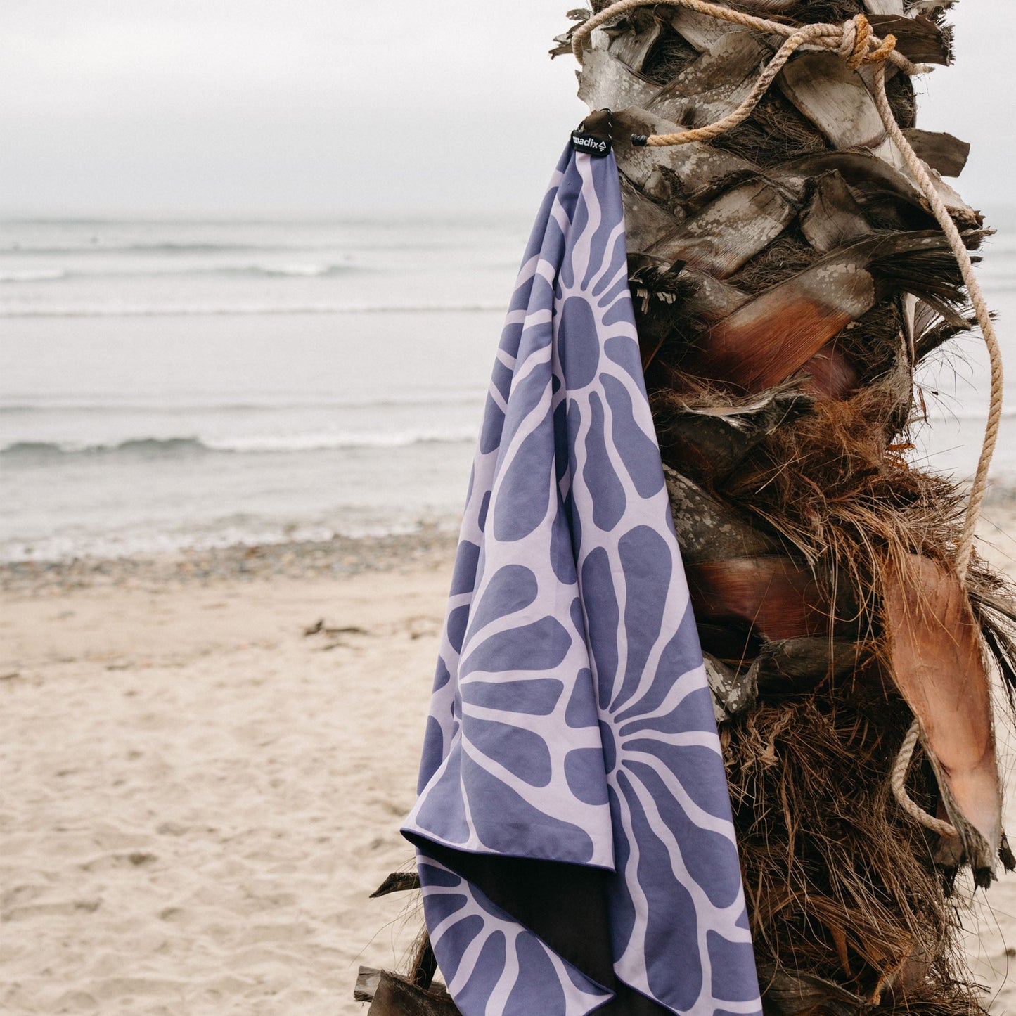 Original Towel: Lazy Daisy Dusk